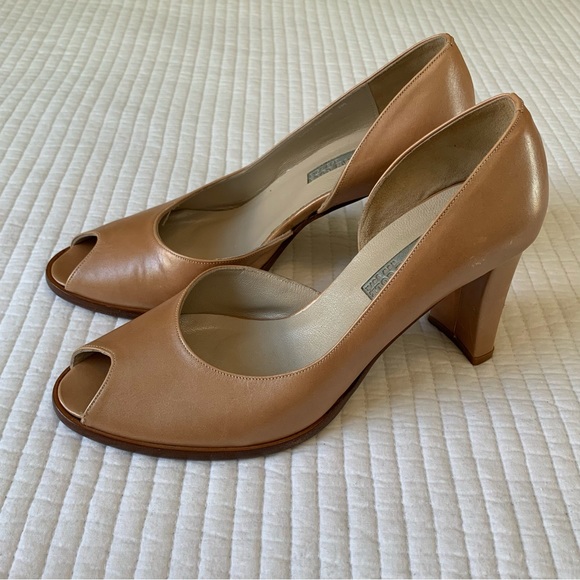 Kenneth Cole peep toe heels in nude - Picture 3 of 9